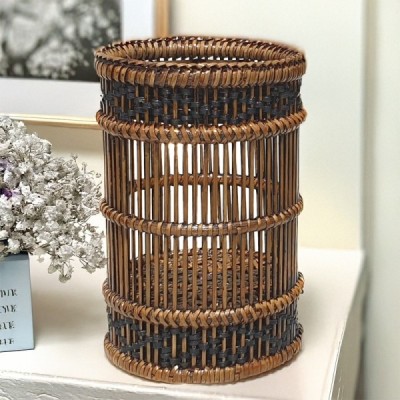 2019-04-1523 - RATTAN ROUND WRITING HOLDER WITH BLACK DIAMOND DIRECT FROM FACTORY EXPORTER IN ASIA TO IMPORTERS 2019-04-1523 - RATTAN ROUND WRITING HOLDER WITH BLACK DIAMOND DIRECT FROM FACTORY EXPORTER IN ASIA TO IMPORTERS